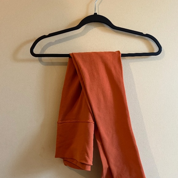 TNA Cheeky Hi-Rise Leggings - Picture 2 of 5